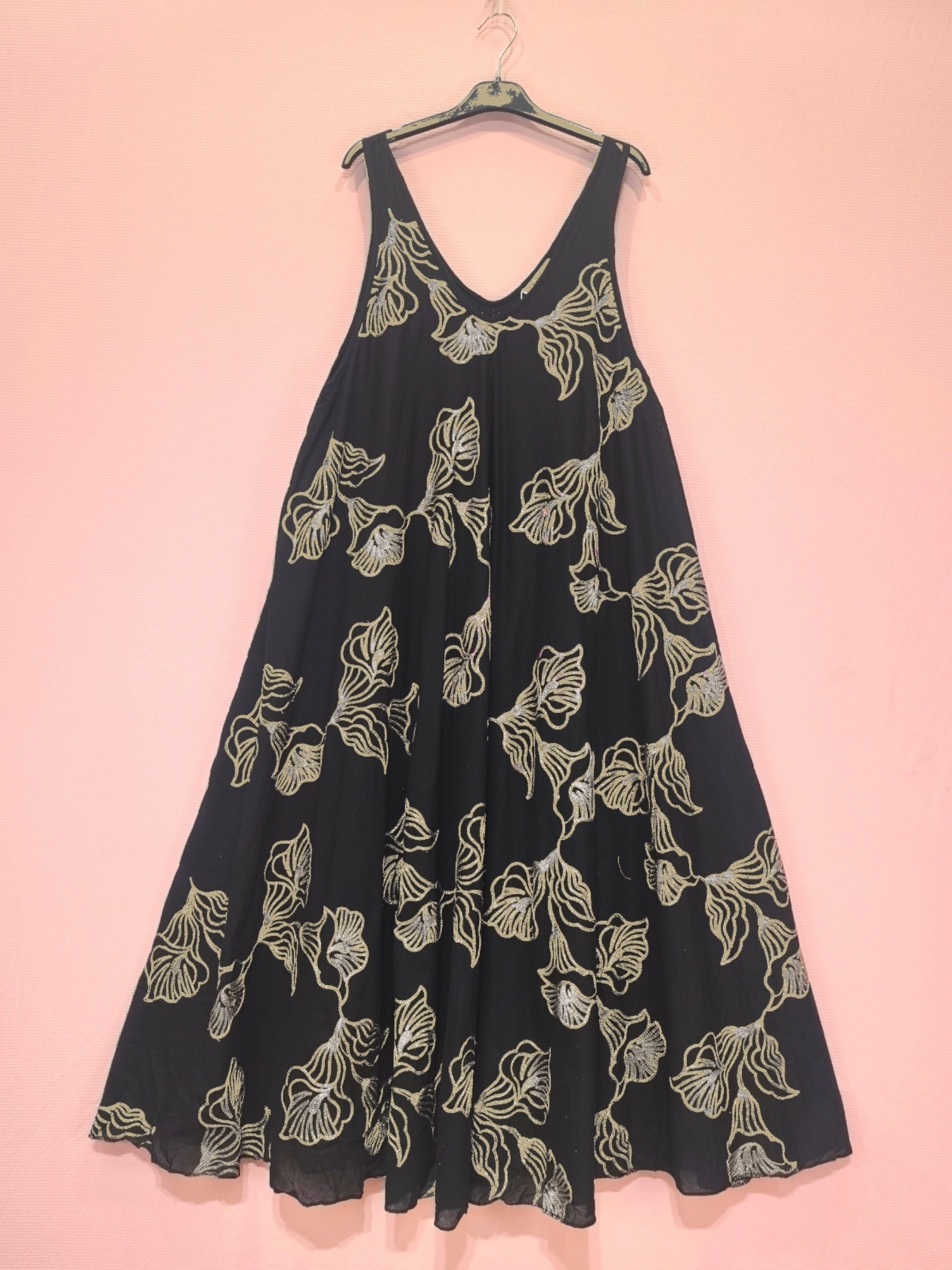 Robe longue ample en bretelle(x6)