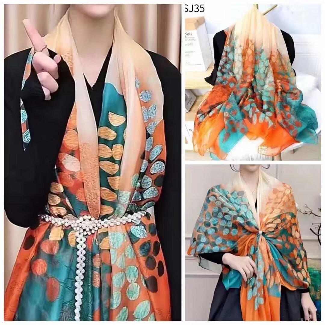 Foulards touche soie motif mélange(x12)