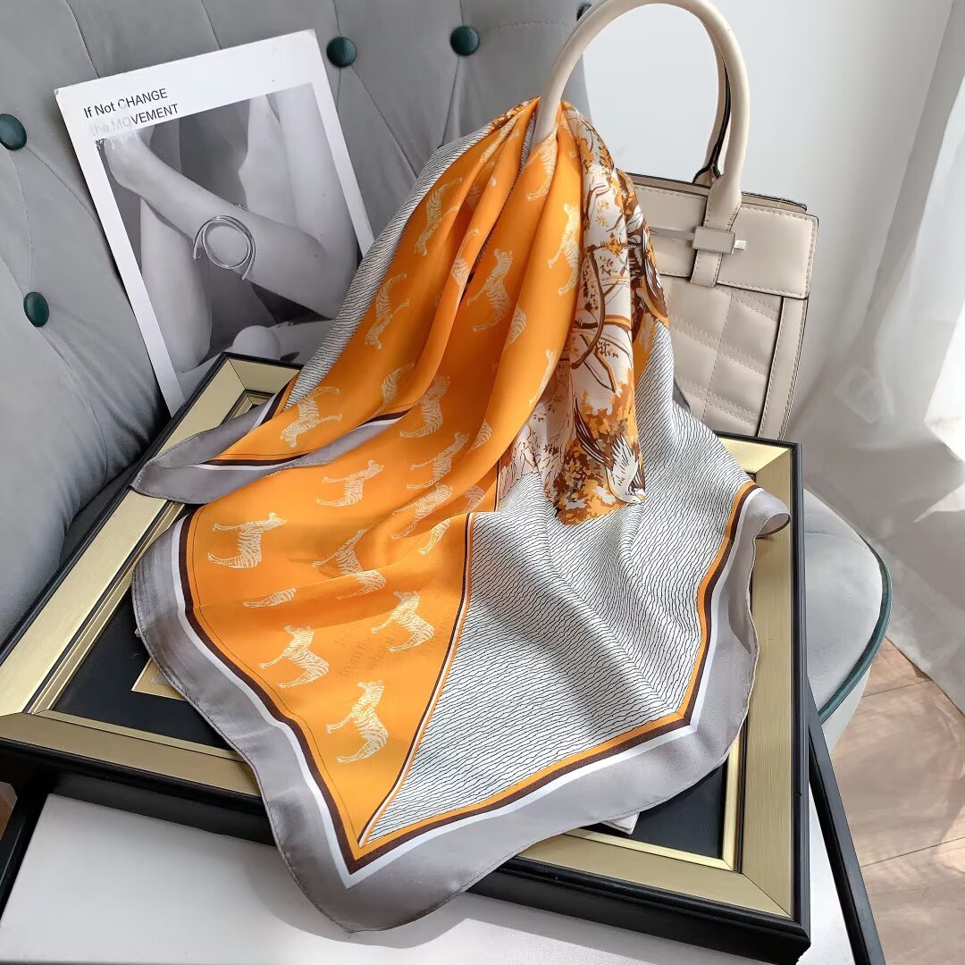 Foulard Carré touche soie 70cmx70cm (x12)#6