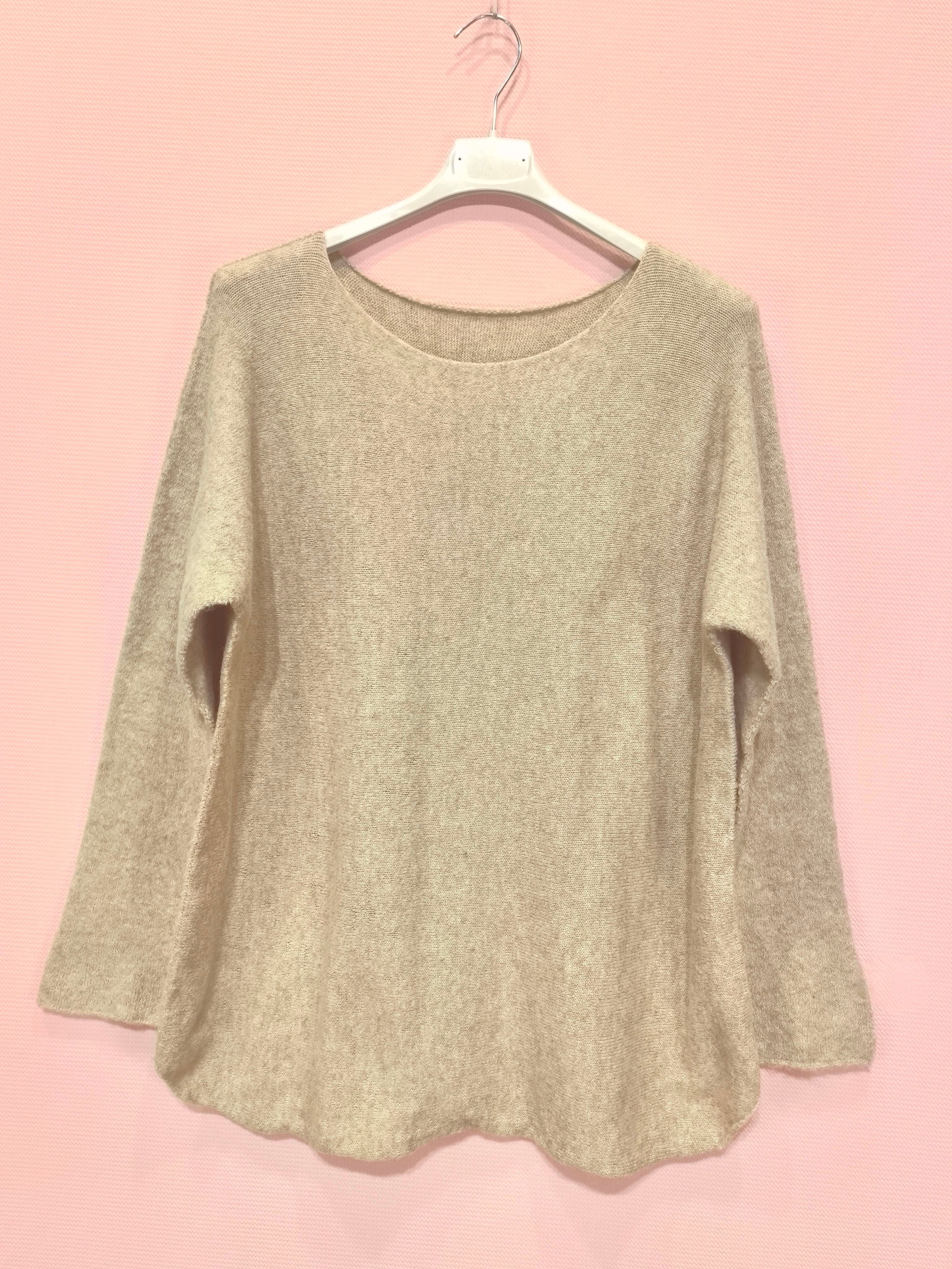 Pull col rond en maille en maille douce (x8)