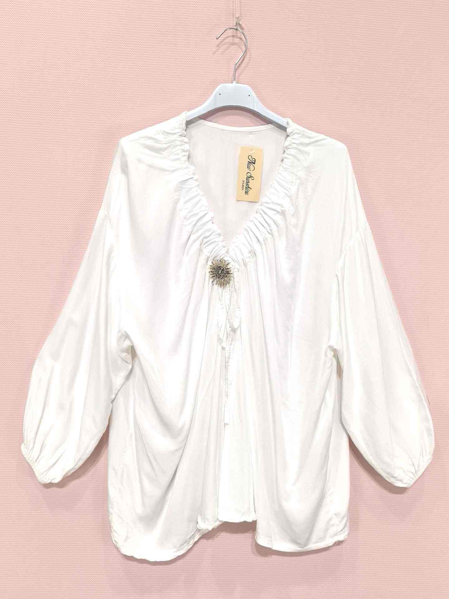 Blouse bohème à col froncé et broche vintage (x8)