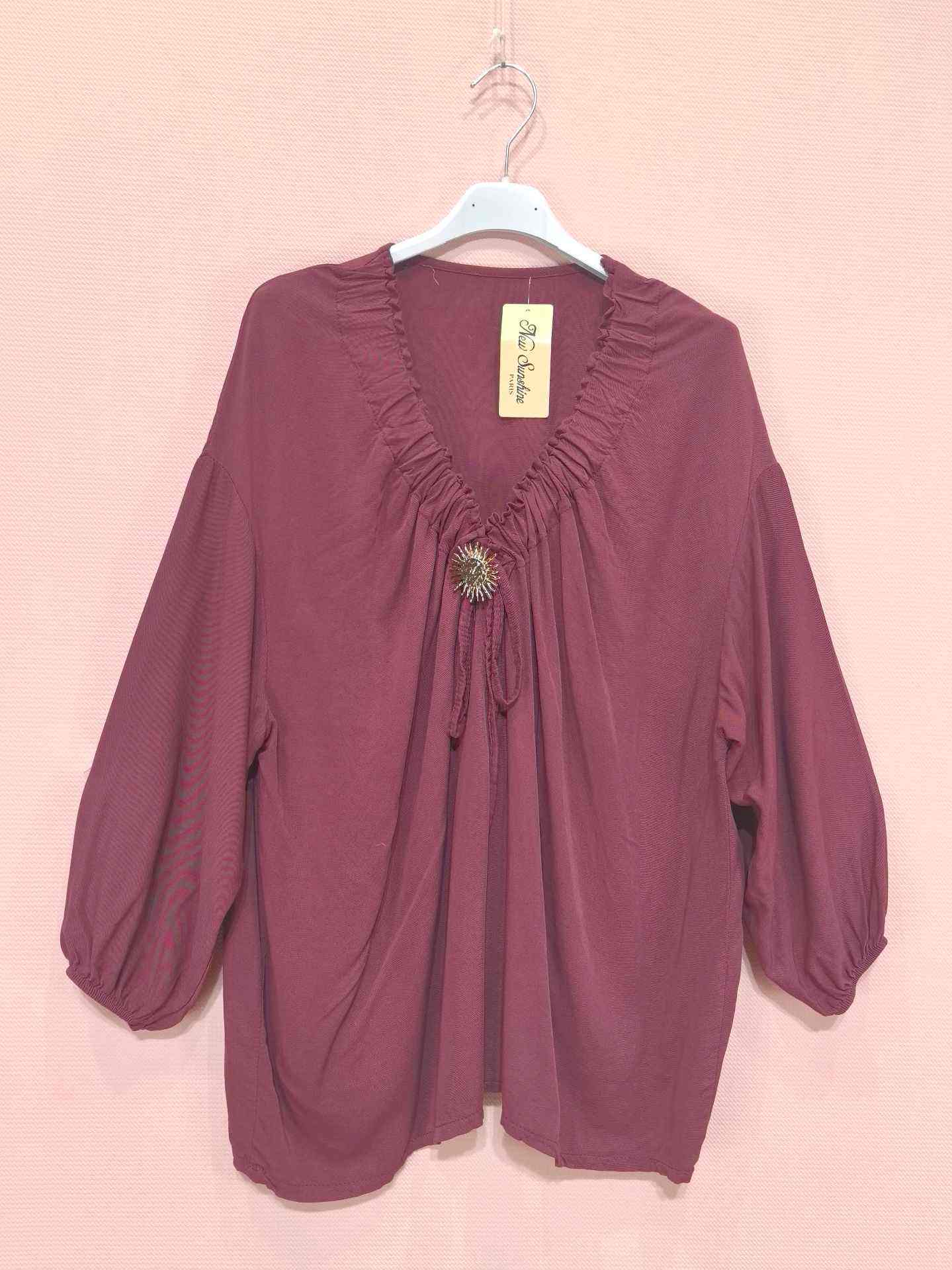 Blouse bohème à col froncé et broche vintage (x8)
