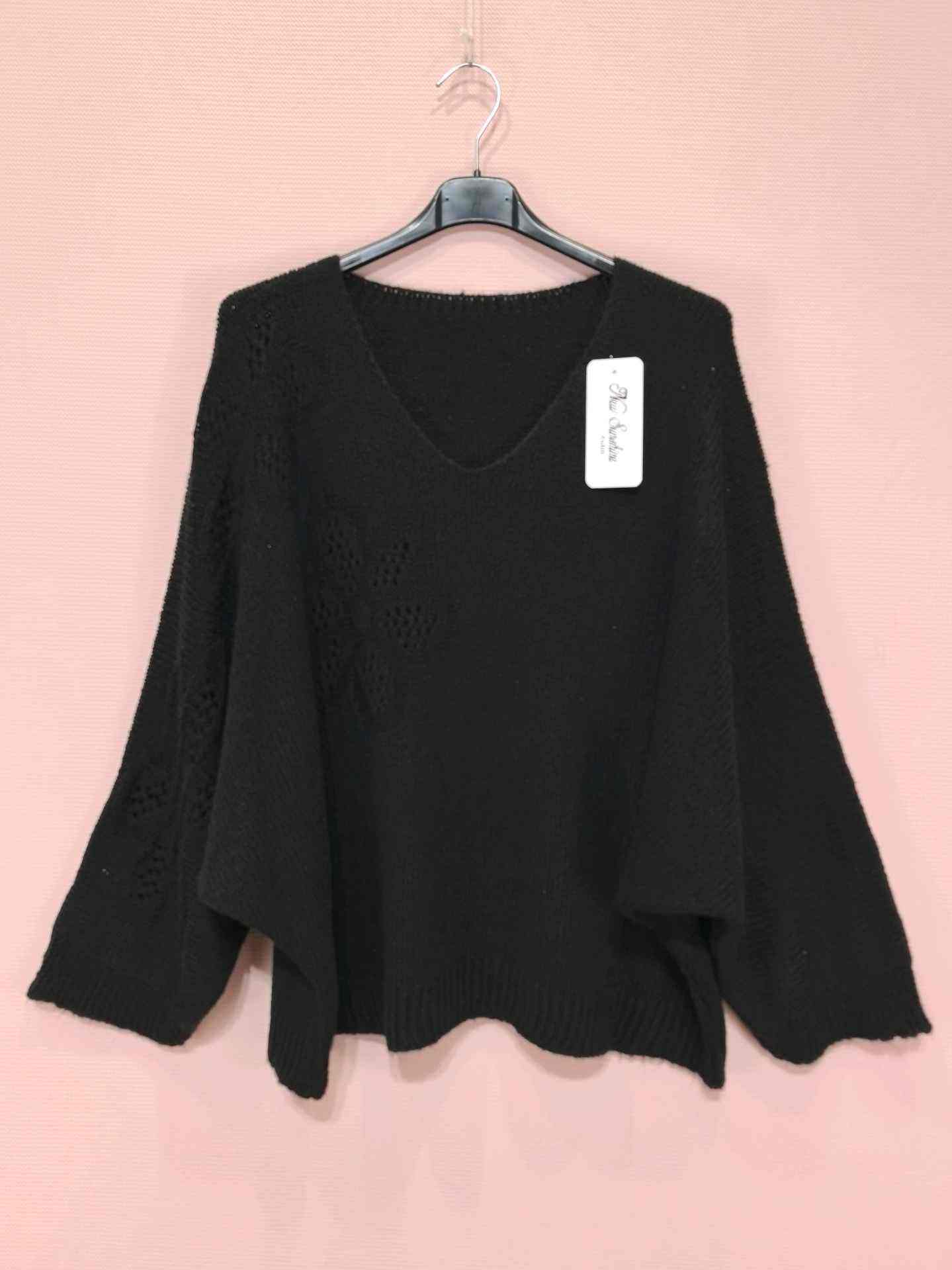 Pull ample manches chauve-souris en maille ajourée florale (x8)