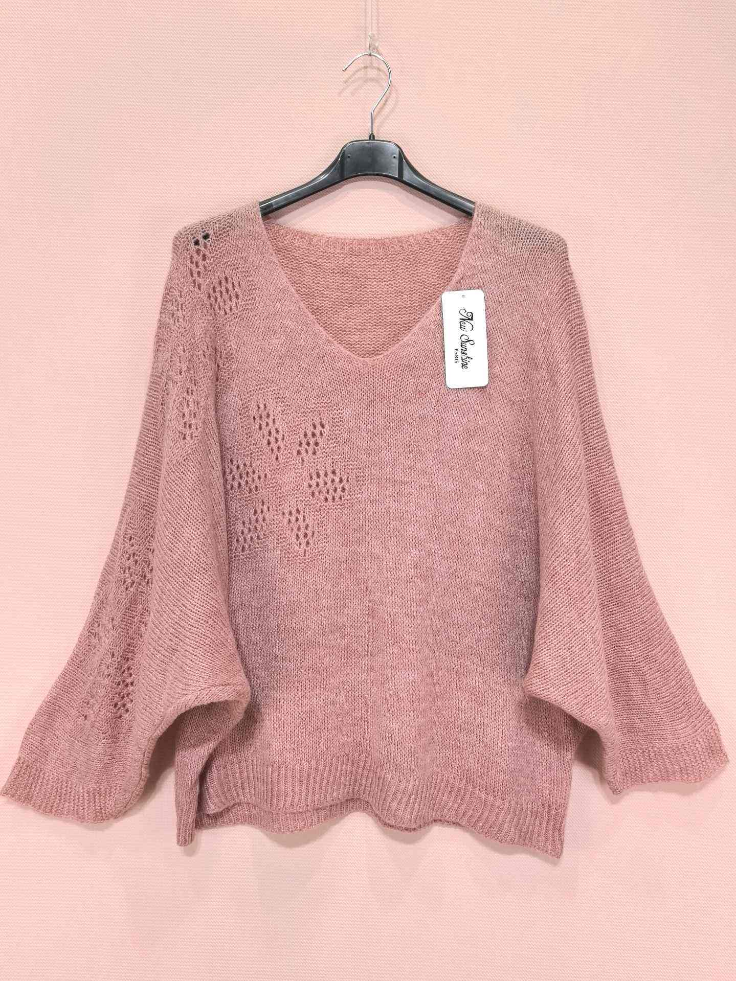 Pull ample manches chauve-souris en maille ajourée florale (x8)