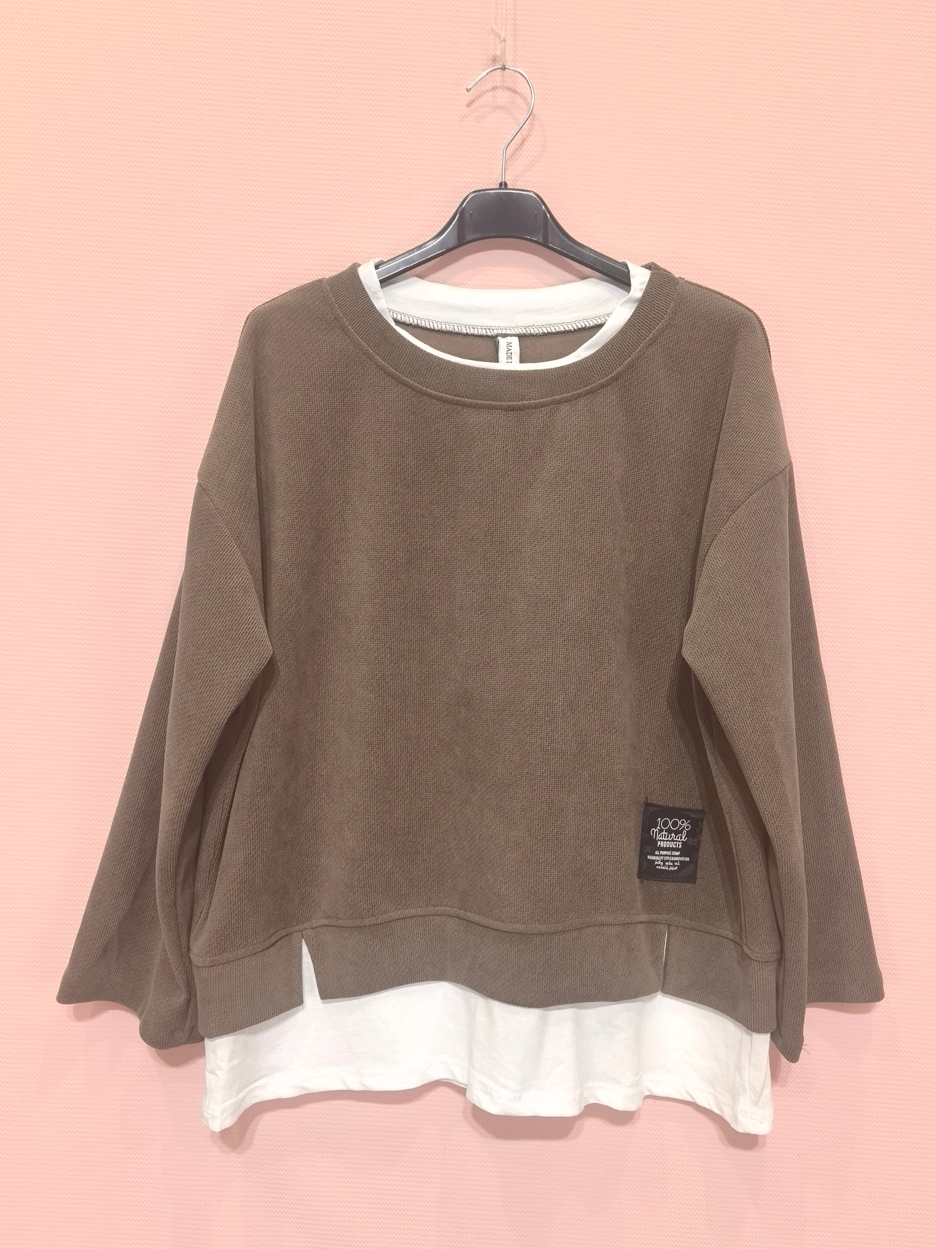 Sweat bicolore superposé
Style casual-chic polyvalent
En tissu texturé au toucher doux (x6)