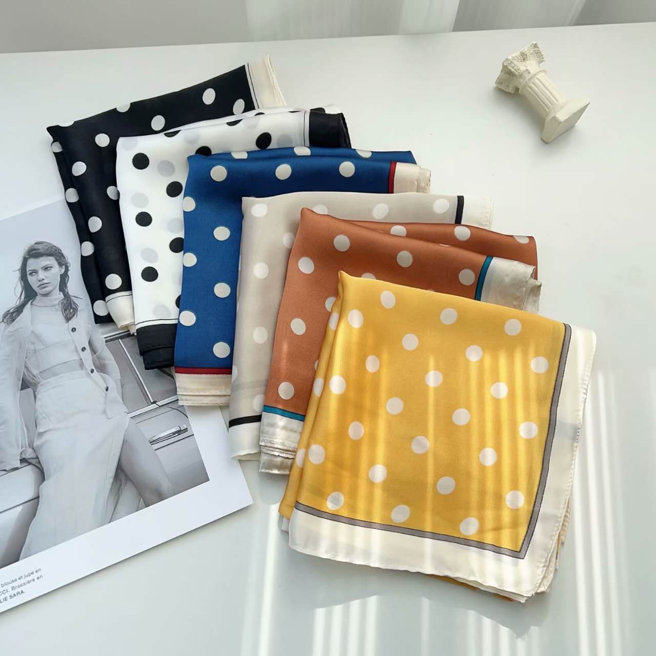 Foulard Carré touche soie 70cmx70cm (x12)#27