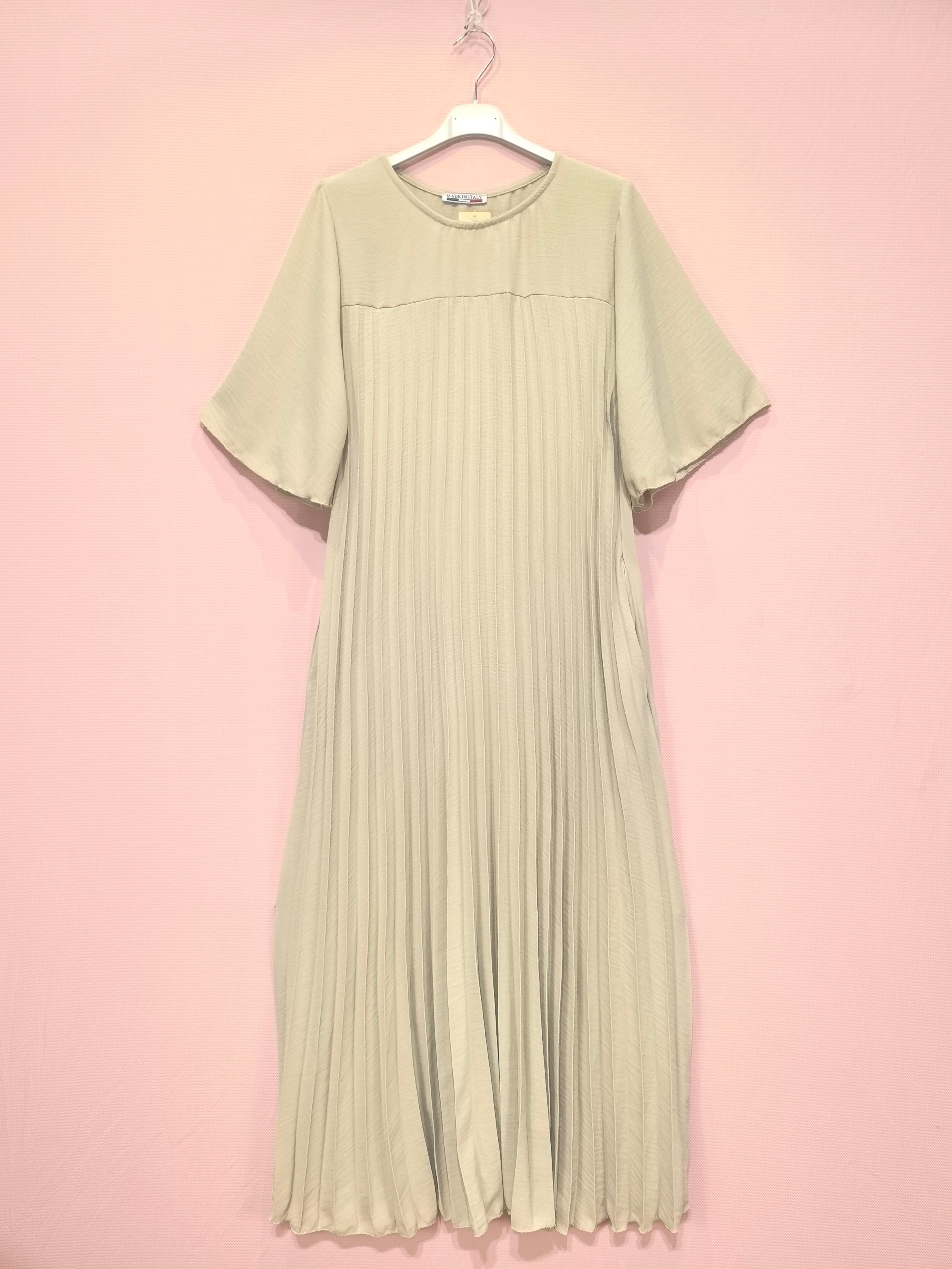 Robe Longue Plissée (x8)