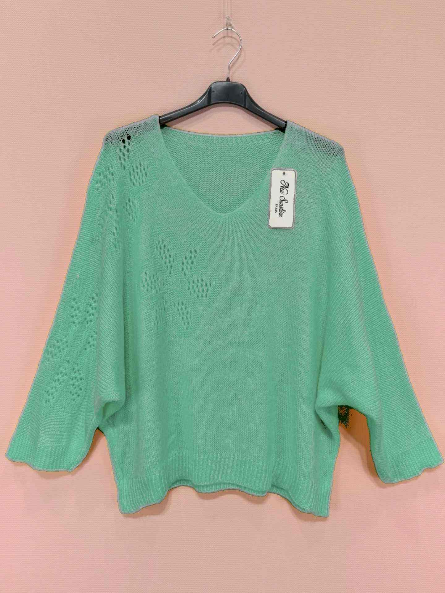 Pull ample manches chauve-souris en maille ajourée florale (x8)