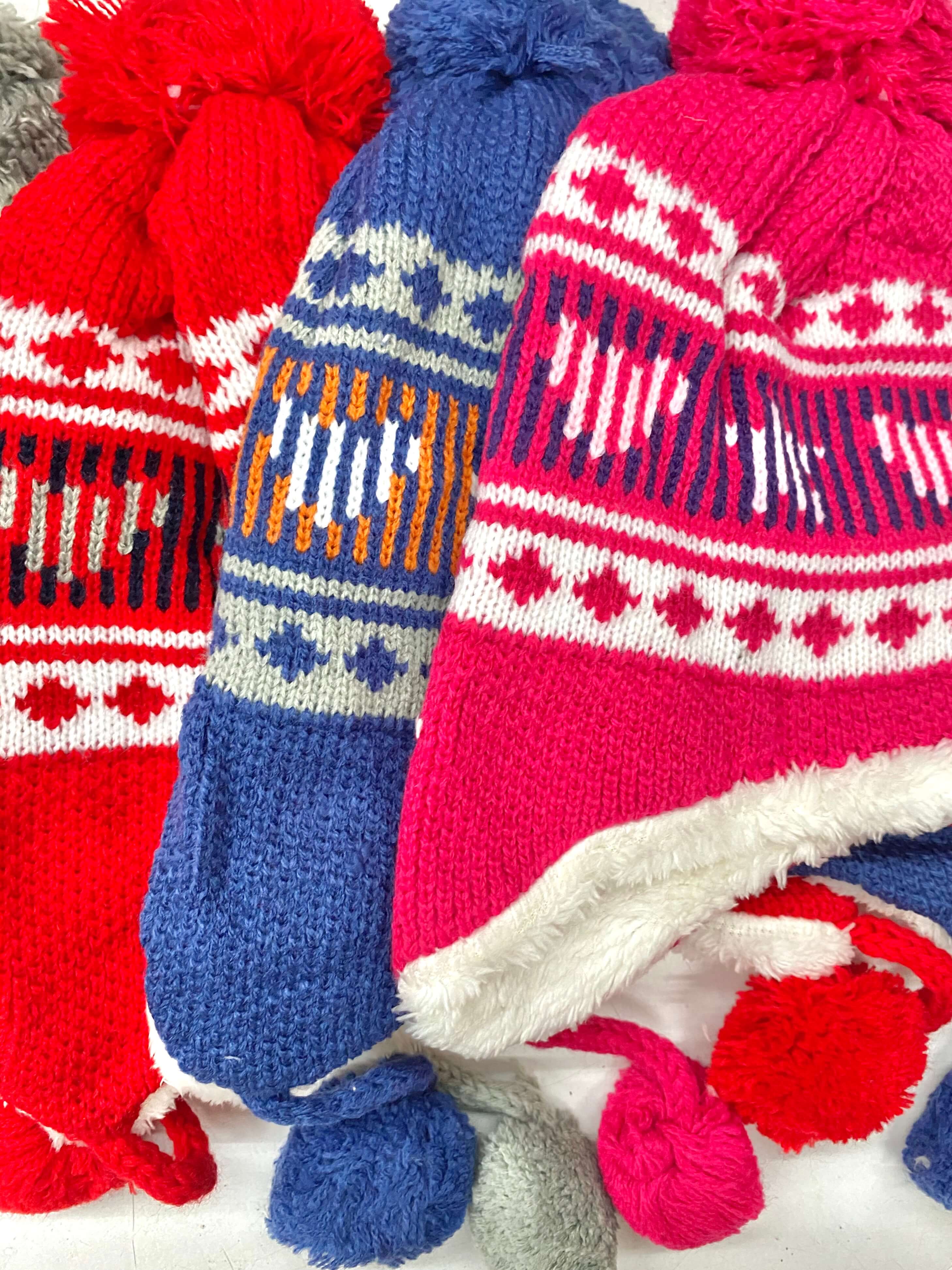 Bonnet cagoule enfant pompon motif 2/6ans (x12)