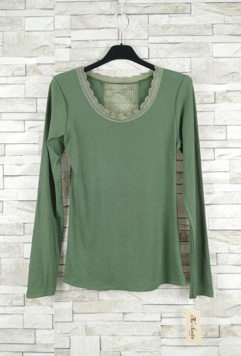 T-shirt en dentelle manche longue  (x9)