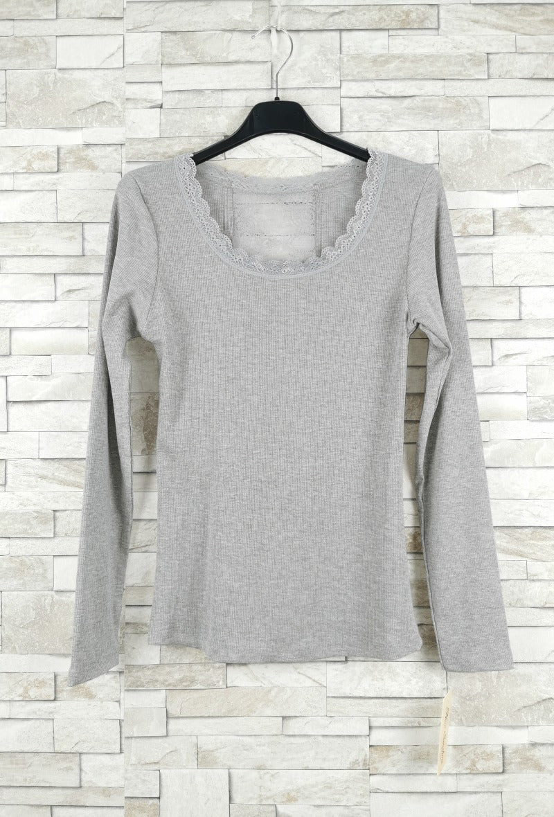 T-shirt en dentelle manche longue  (x9)