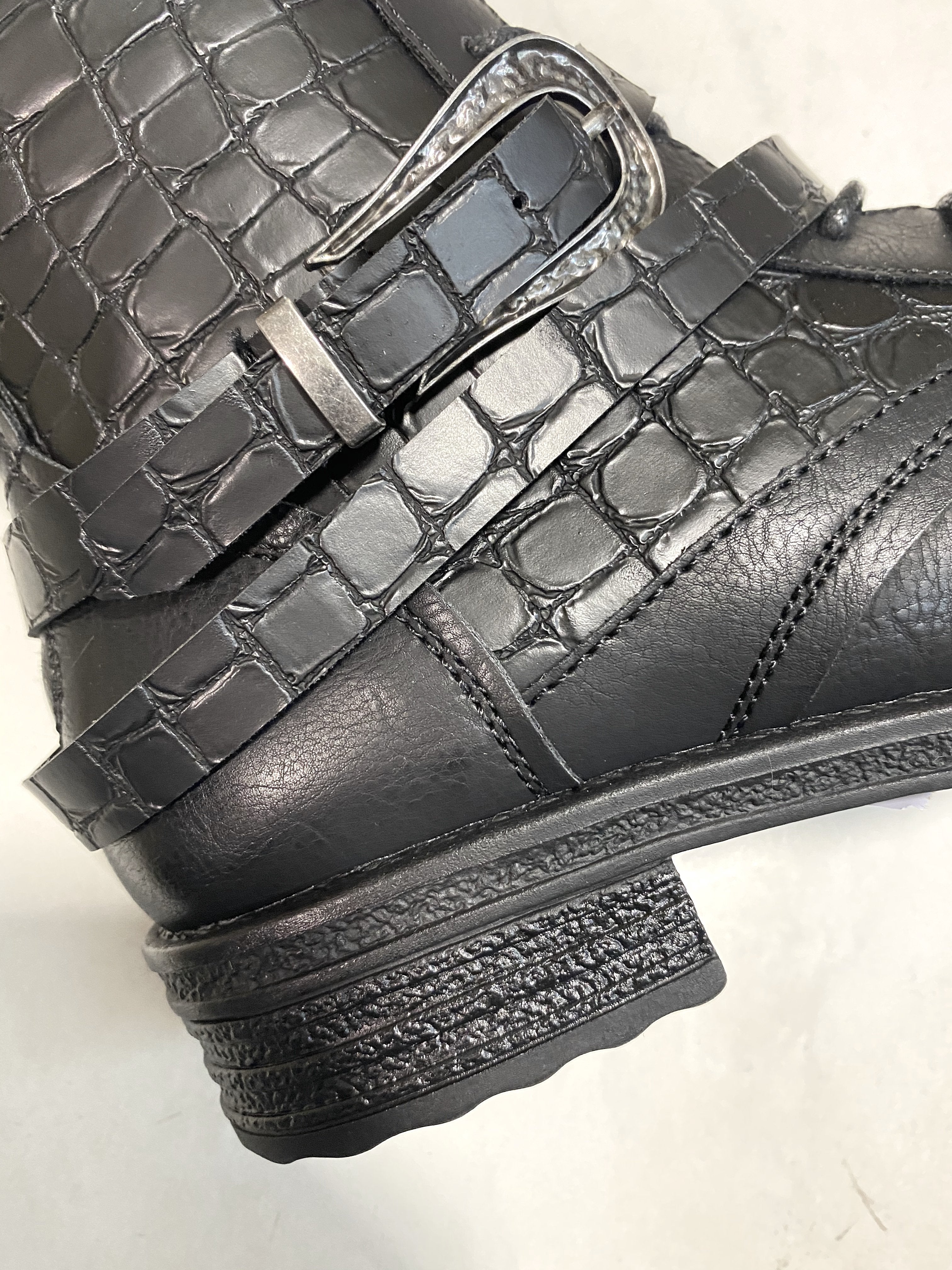 Bottines effet écailles boots CHARLOTTE (x12) 20,00€/paire | Grossiste-pro