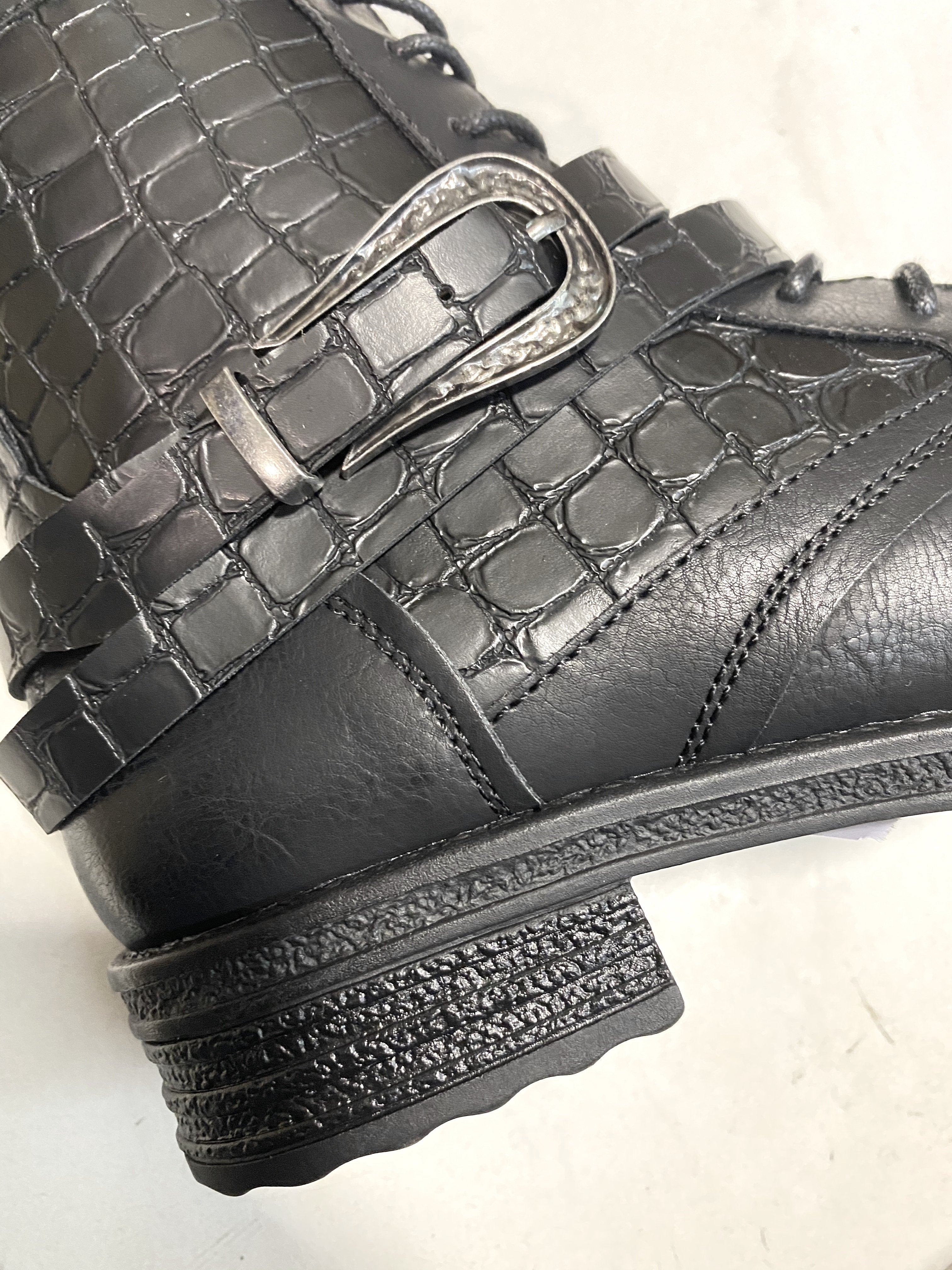 Bottines effet écailles boots CHARLOTTE (x12) 20,00€/paire | Grossiste-pro