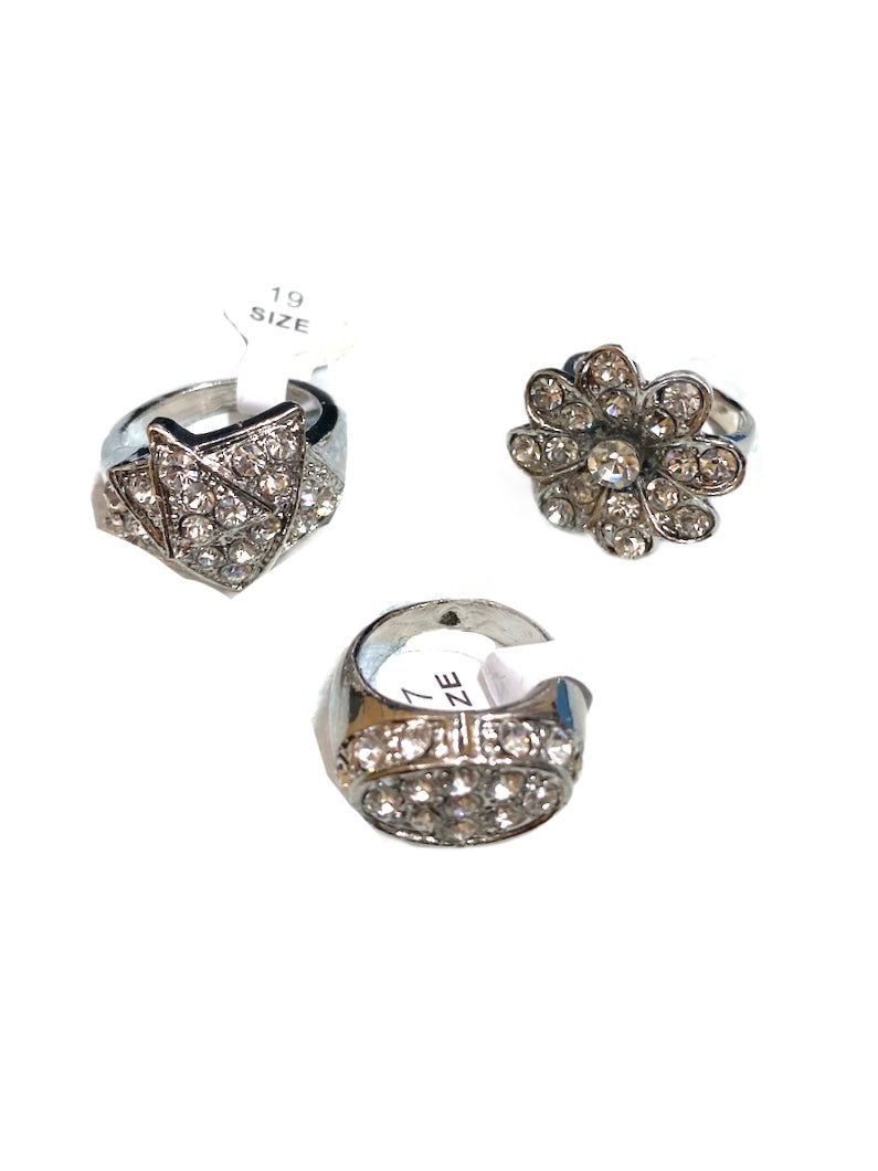 Boîte bagues fantaisie strass (x50)