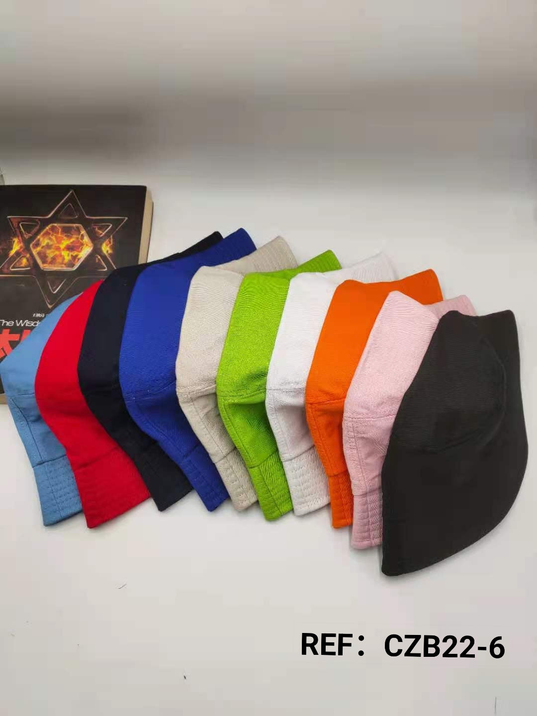 Chapeaux bob uni (x12)