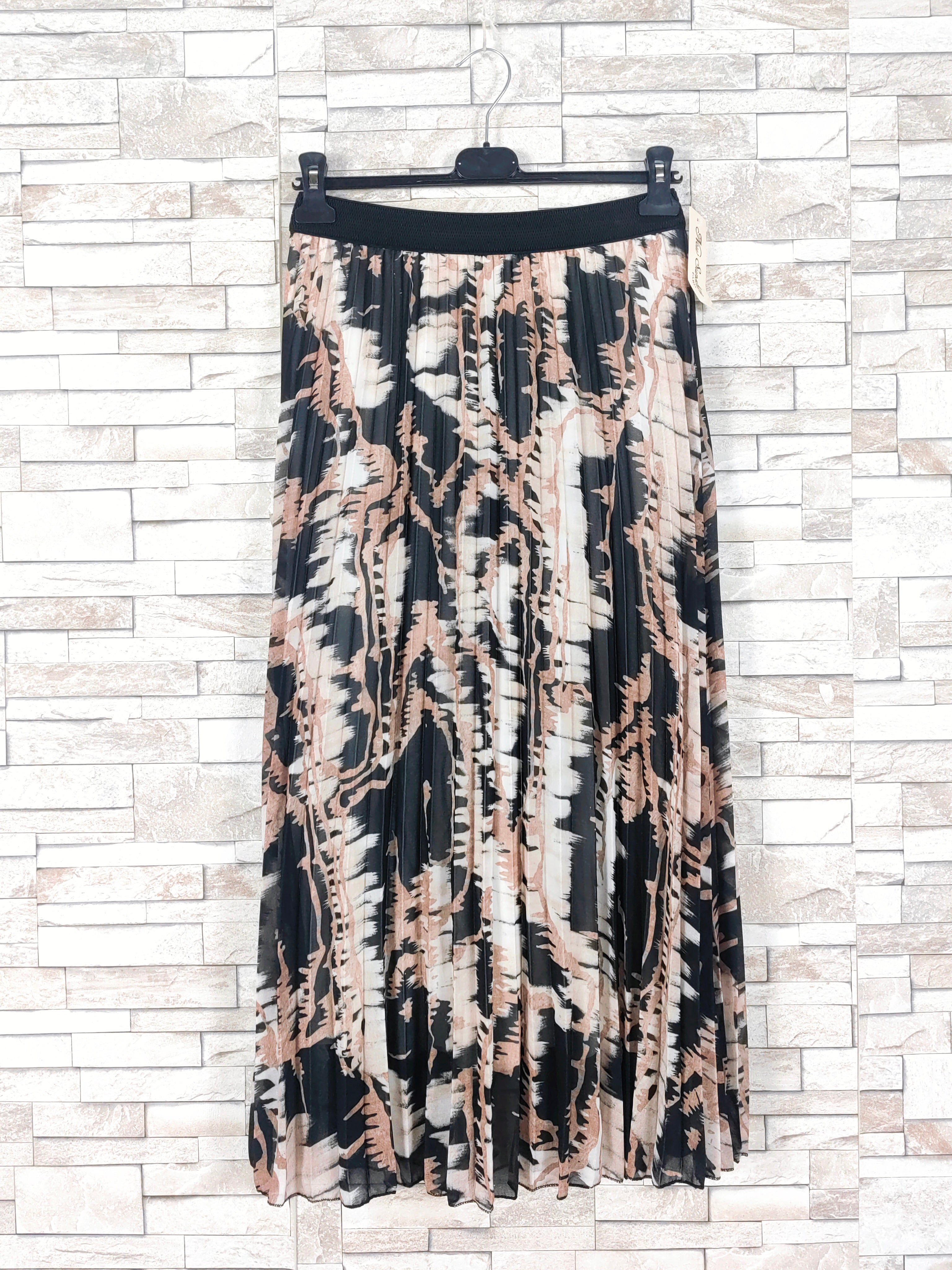 Long printed pleated skirt (x6)