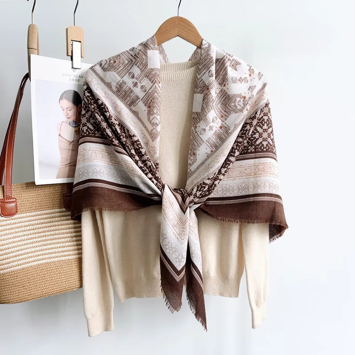 Grand Foulard Carré Ethnique Motif Géométrique à Franges (x6)
