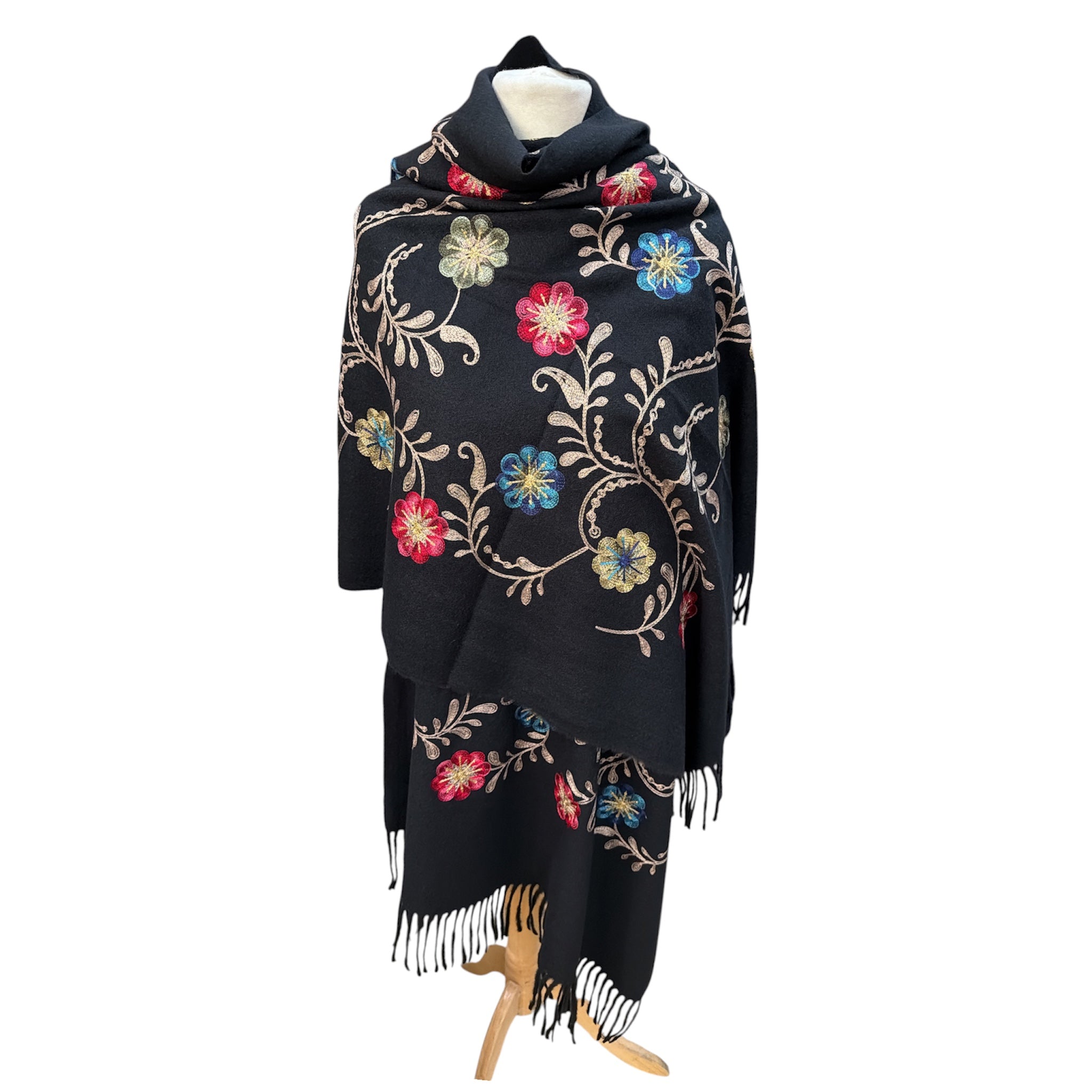 Grande écharpe‑châle à broderies florales colorées. (X8)