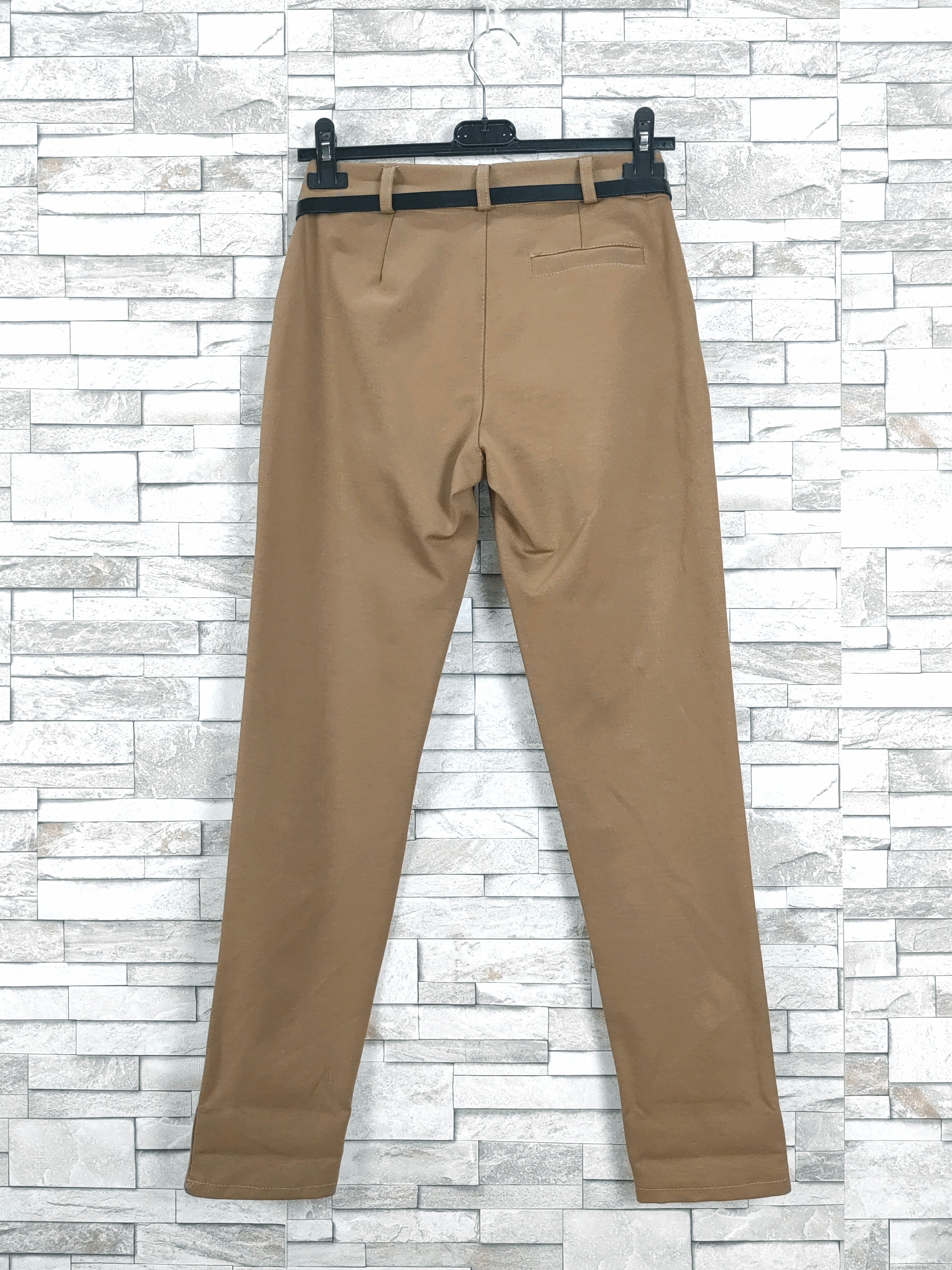 Pantalon avec ceinture  (x5)