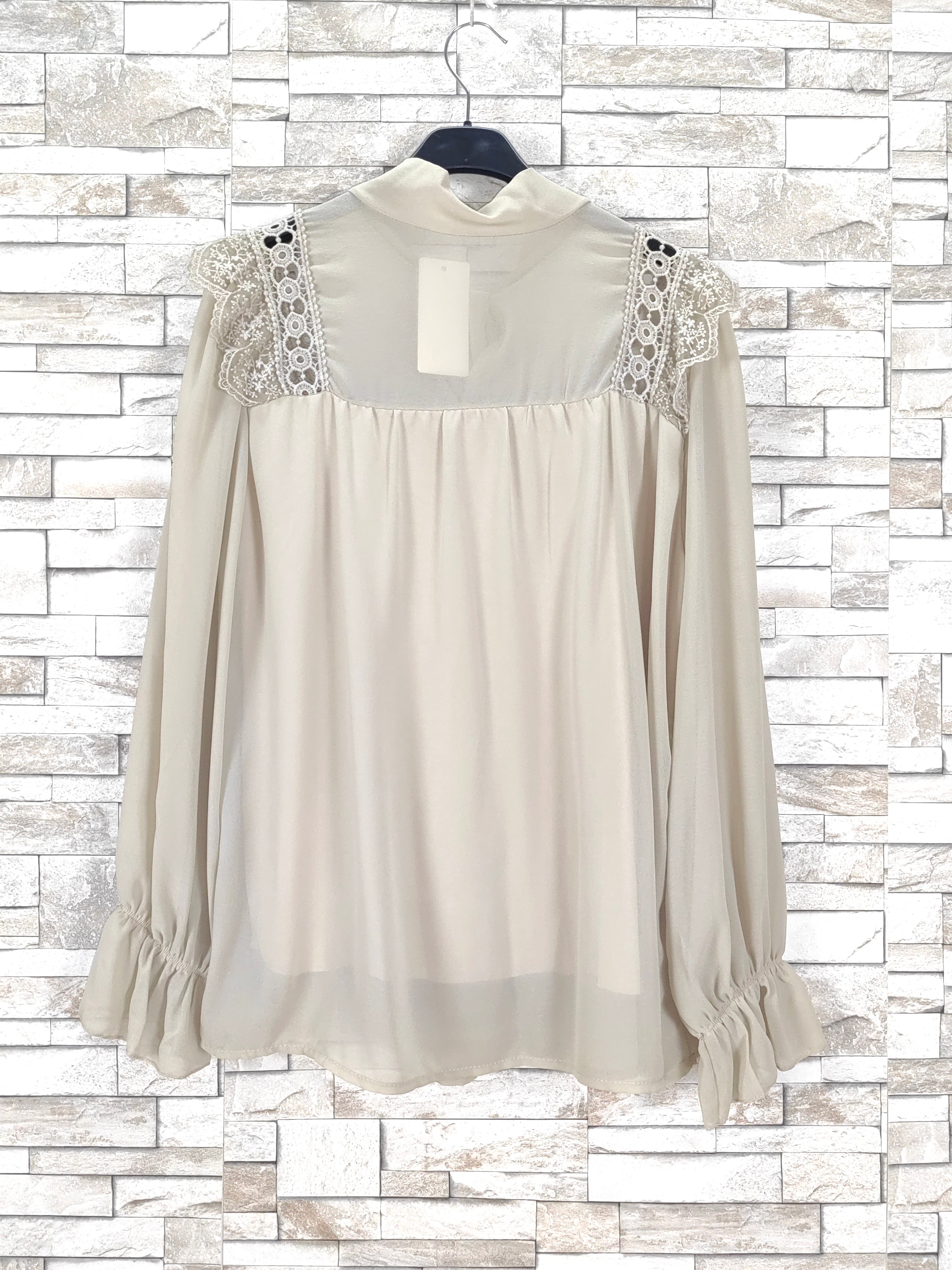 Blouse col lavallière（x9）