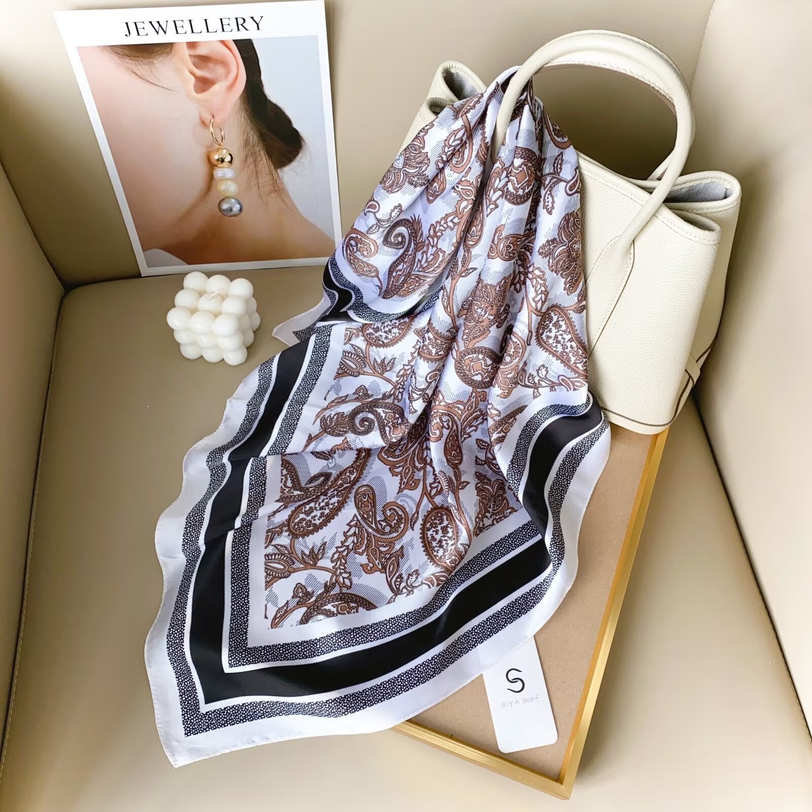 Foulard Carré touche soie 70cmx70cm (x12)#18