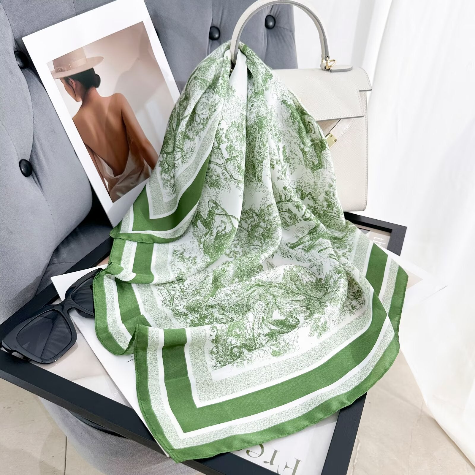 Foulard Carré touche soie 70cmx70cm (x12)#