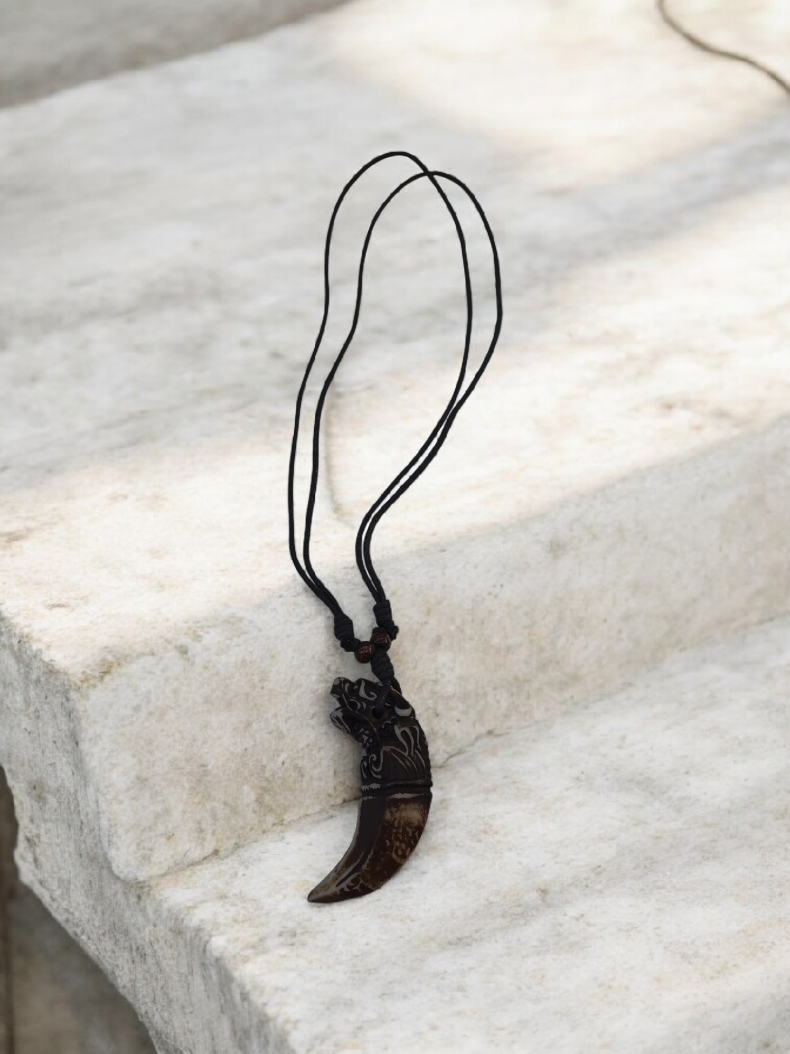 Collier homme résine forme corne  loup (x3)