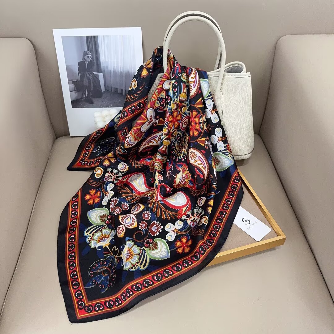 Foulard Carré touche soie 70cmx70cm (x12)#55