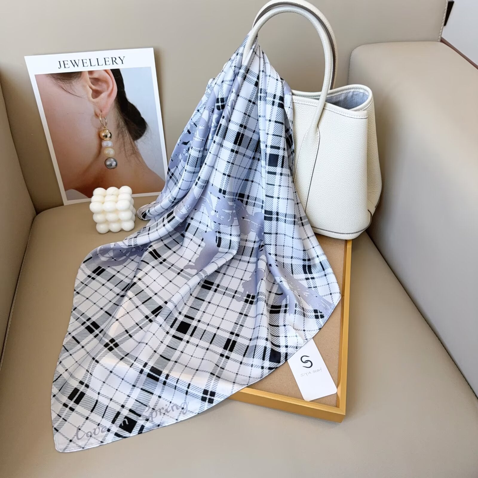 Foulard Carré touche soie 70cmx70cm (x12)#23
