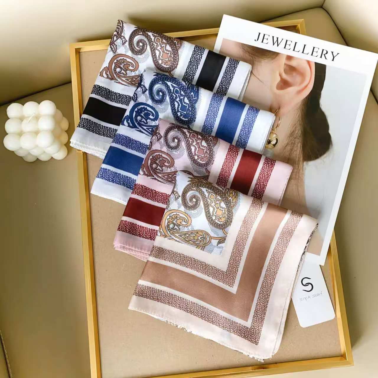 Foulard Carré touche soie 70cmx70cm (x12)#