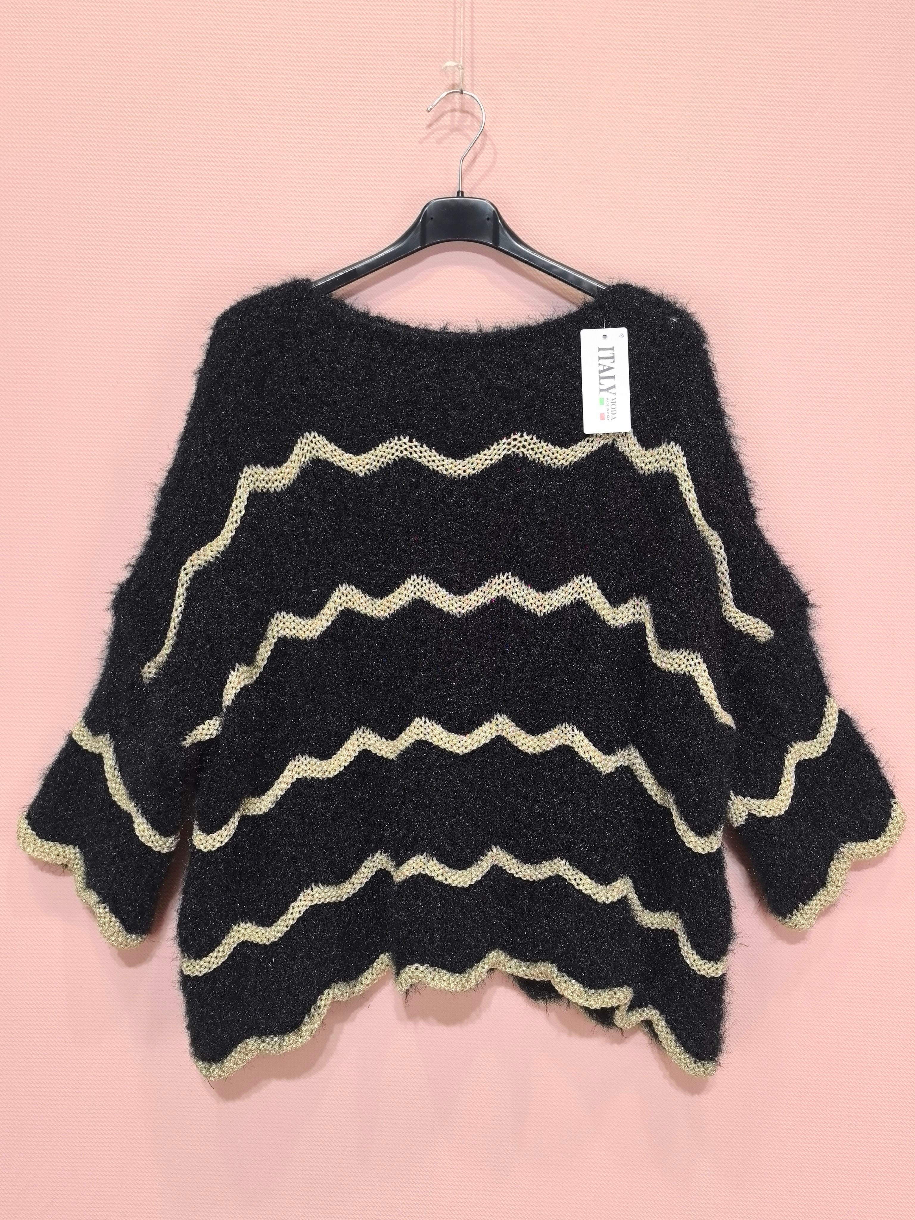 Pull ajouré à volants ondulés (x6)