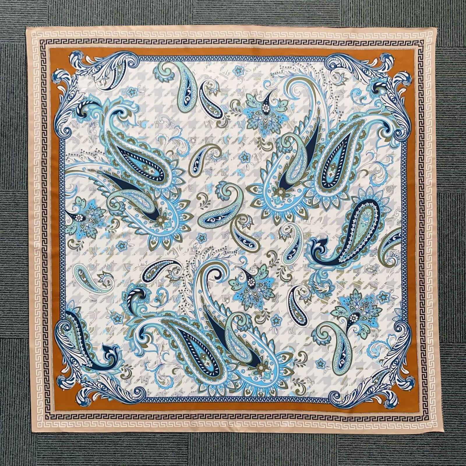 Foulard Carré touche soie  130×130cm (x6)#33