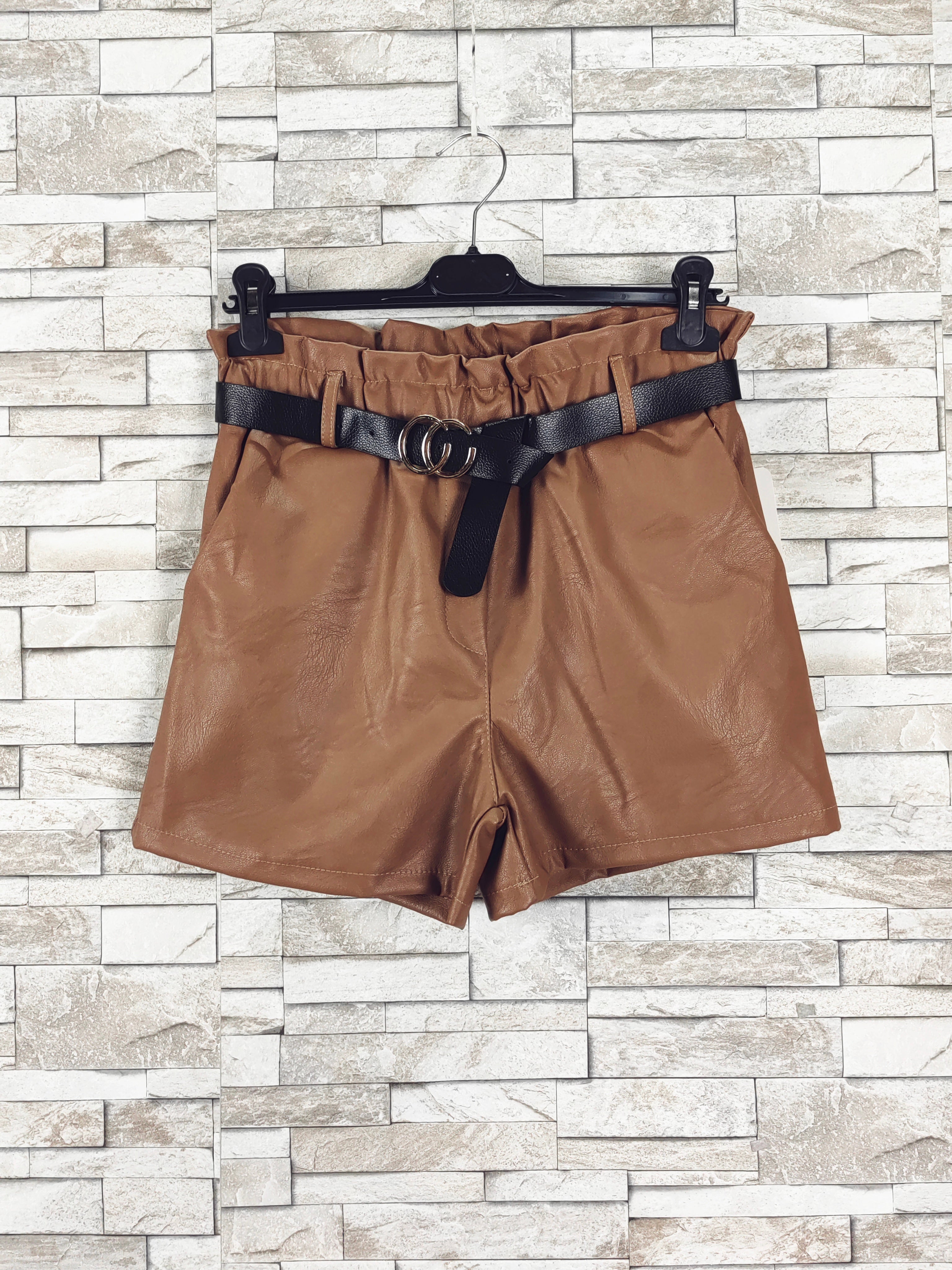 Short Faux Leather Shorts (x6)
