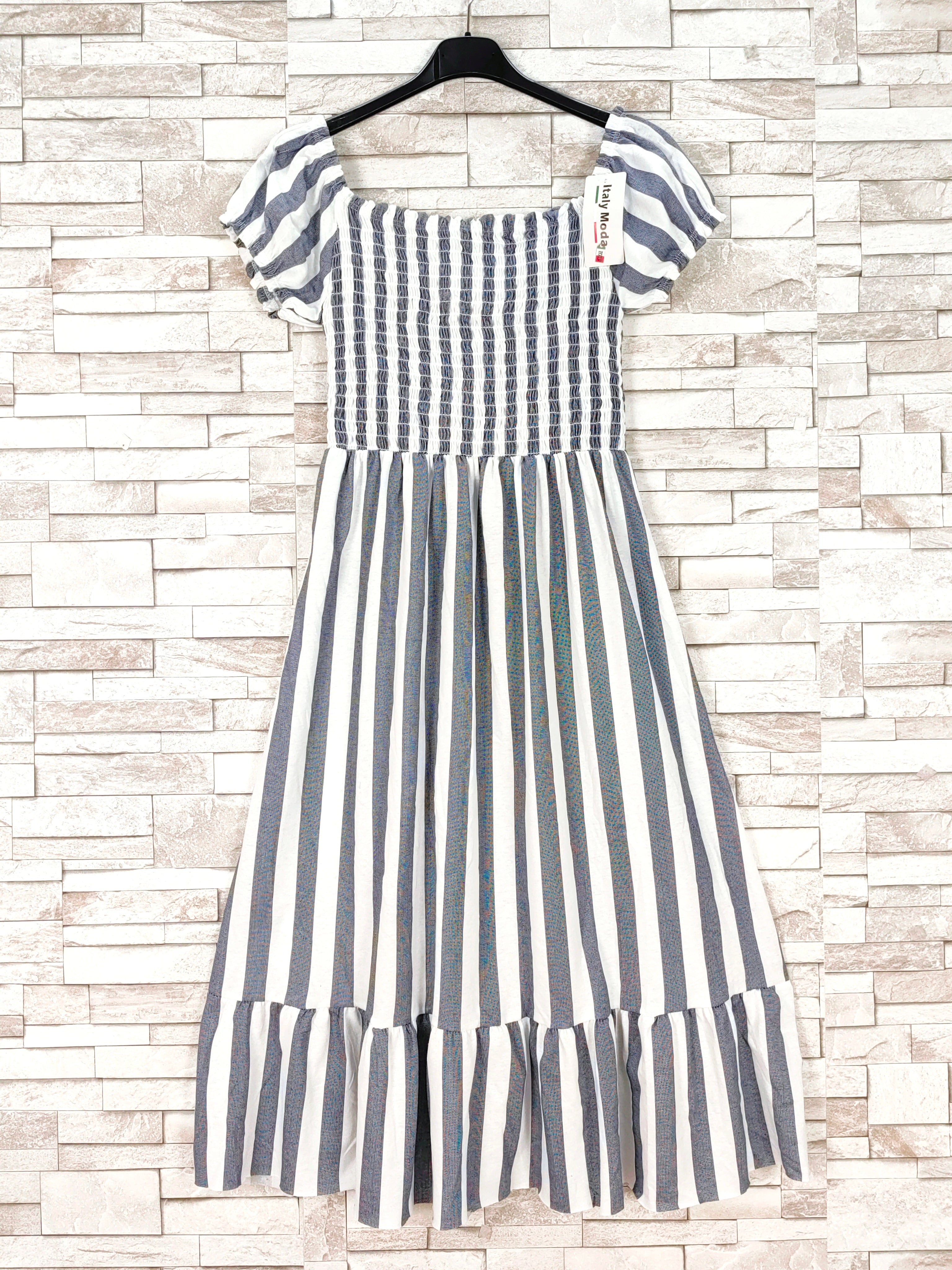 Striped dress (x6)