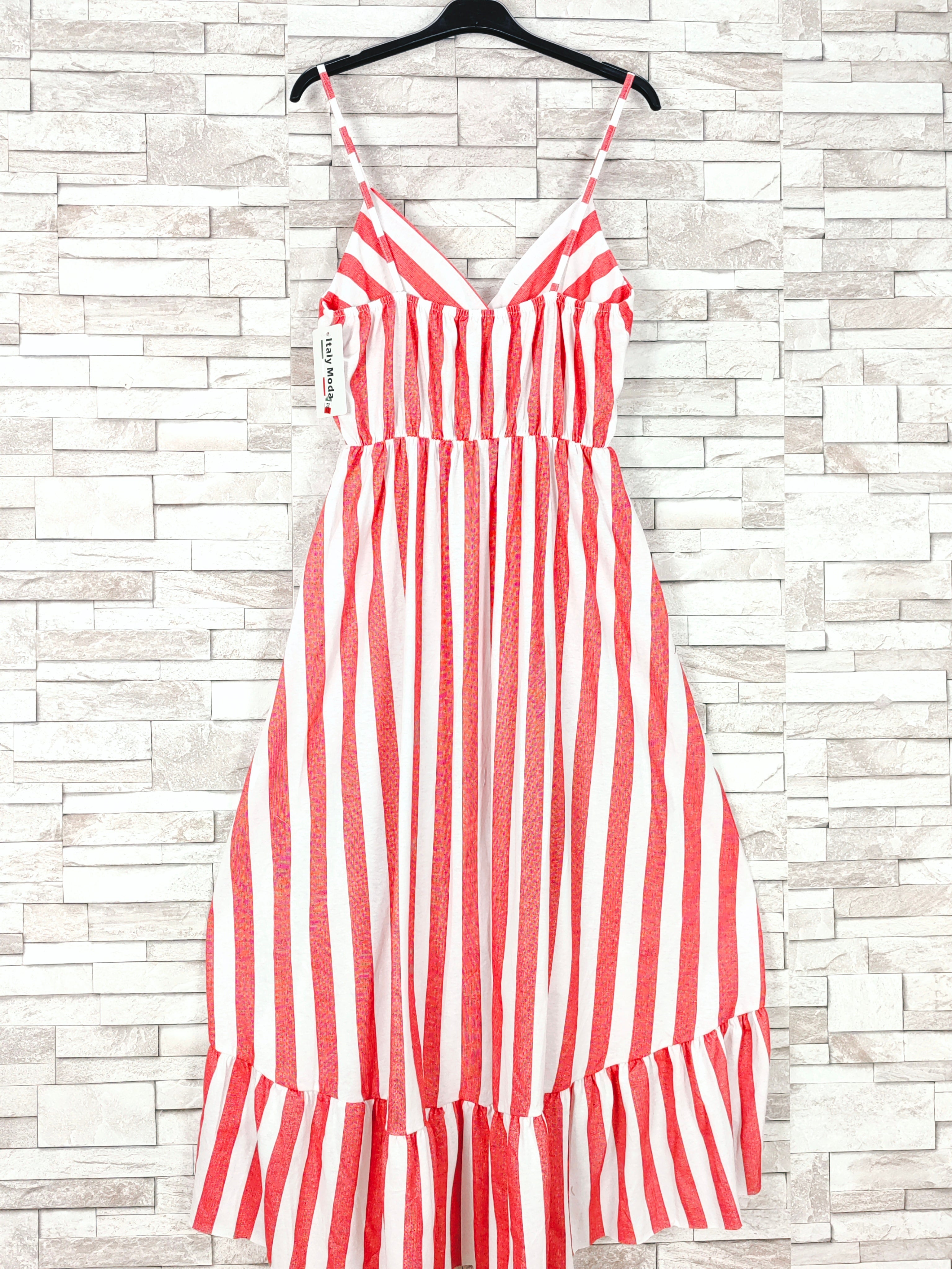 Striped V-neck dress (x6)
