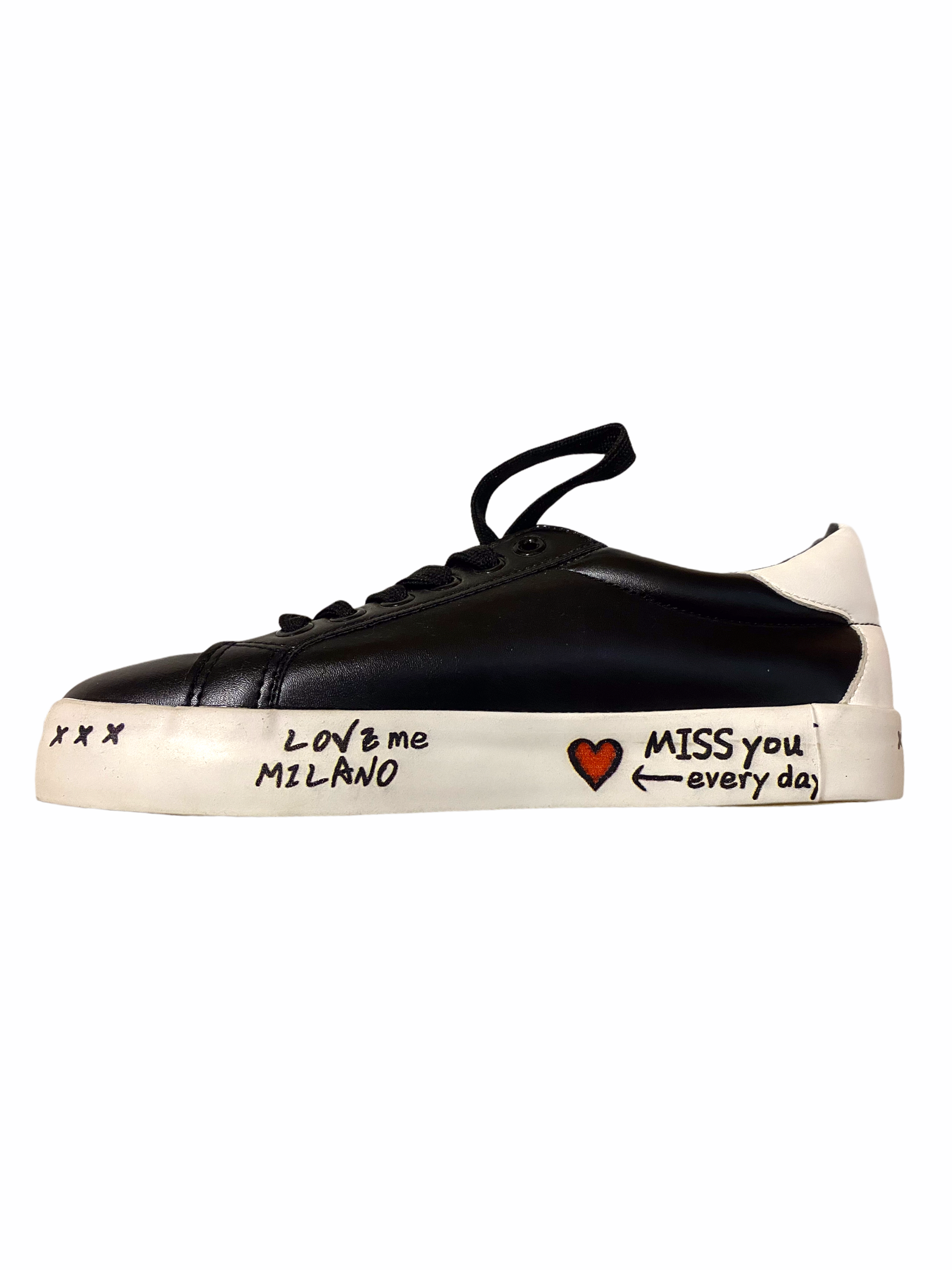 ILY basketball shoes (x12)