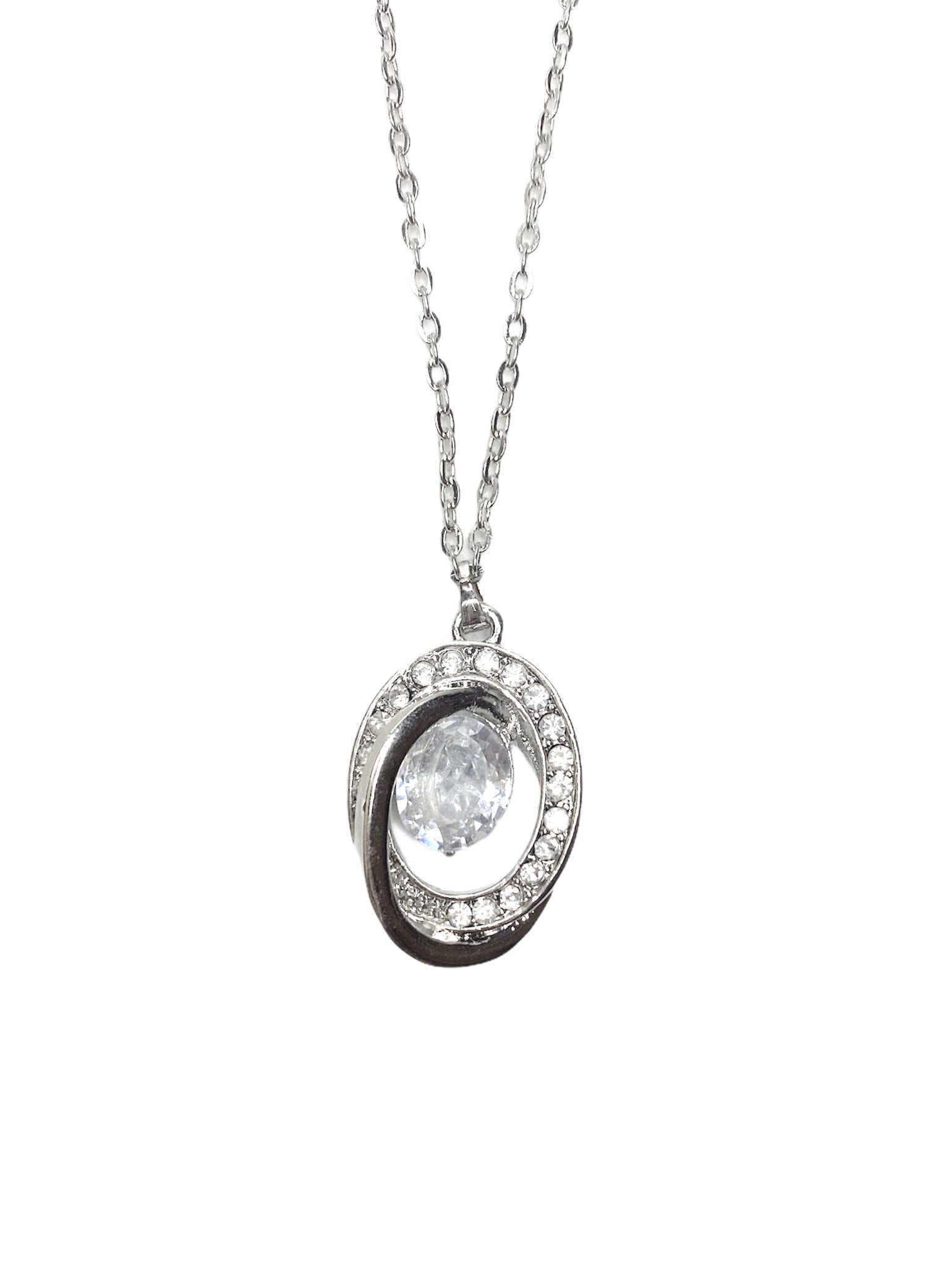 Oval pendant necklace (x4)