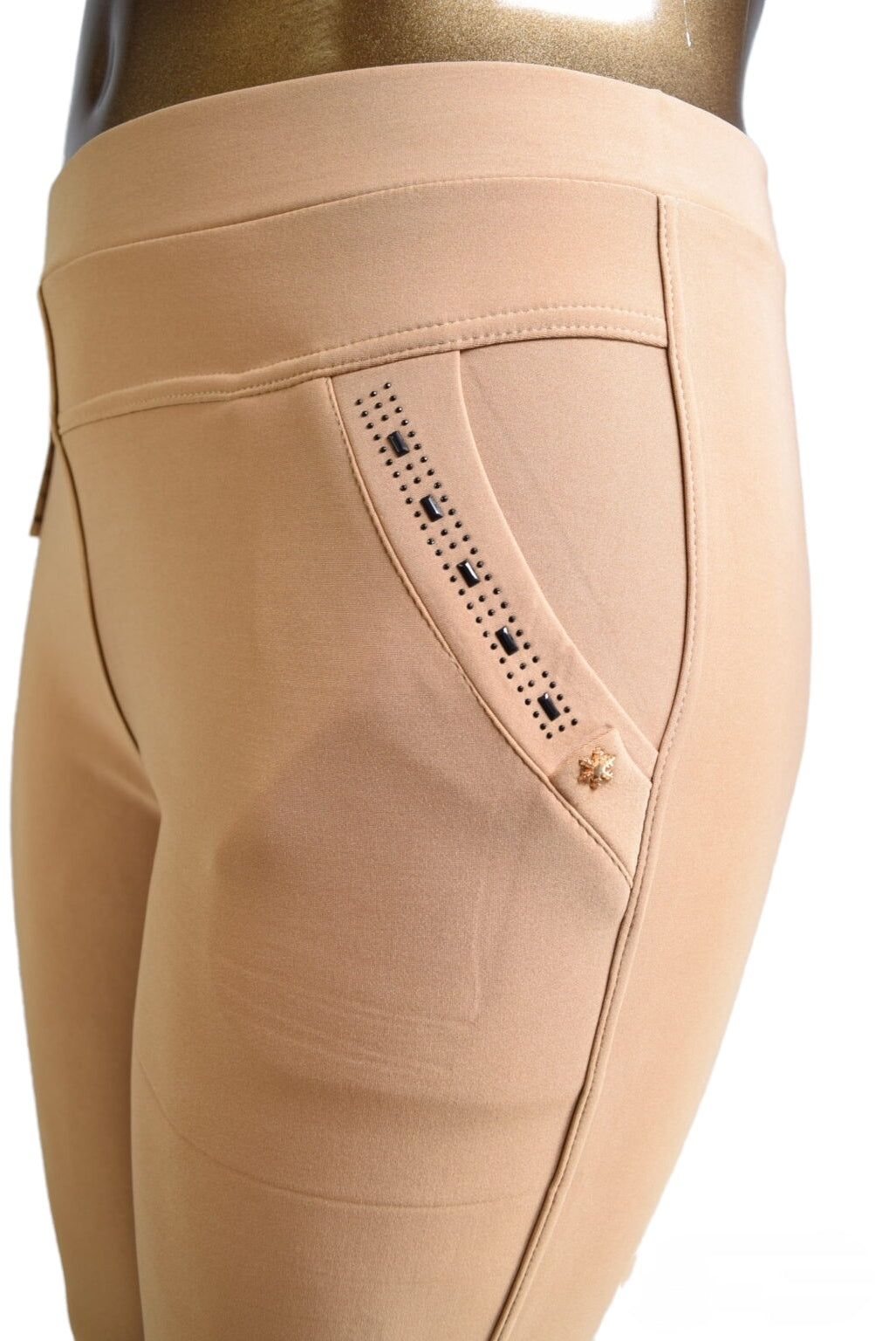 Pantalon grande taille avec déco aux poches (x12)