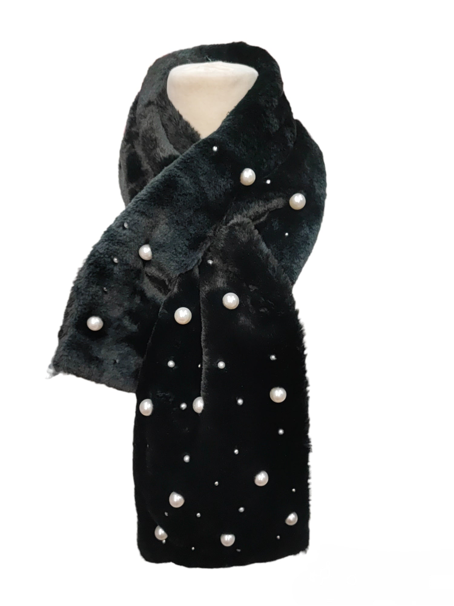 Faux fur comforter scarf with inlaid pearls (x12)
