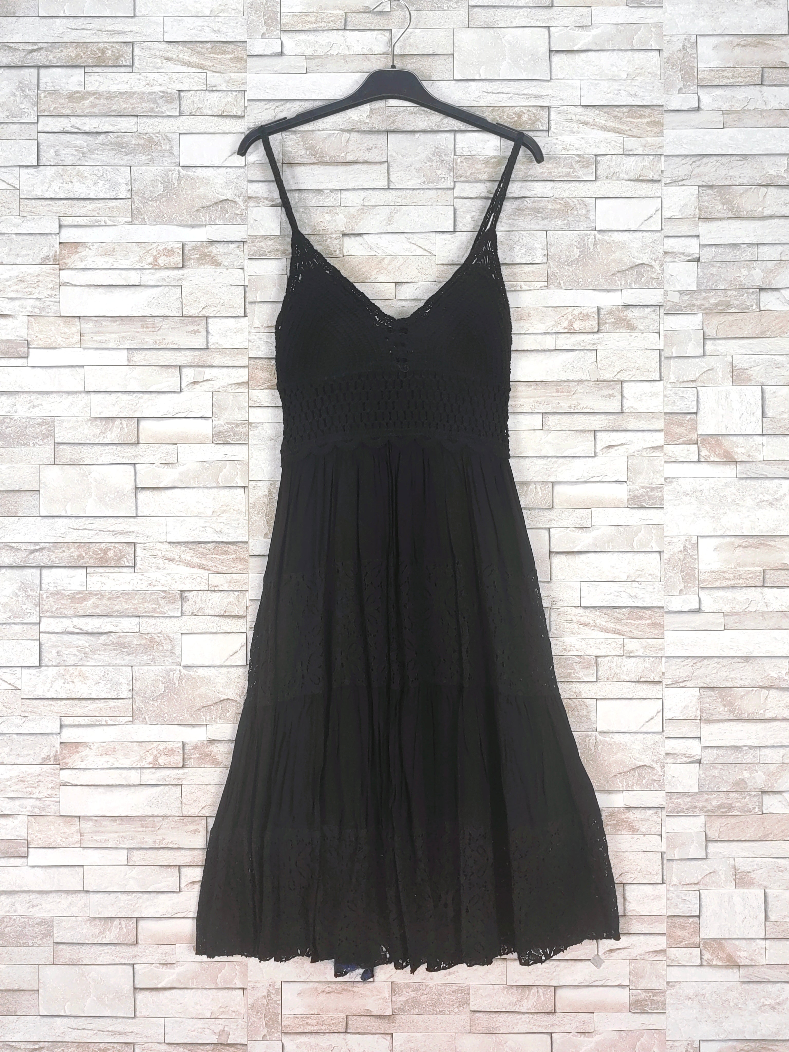 Lace strap dress (x5)