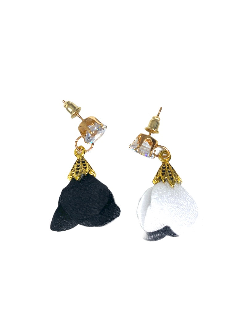 Petal earrings (x12)