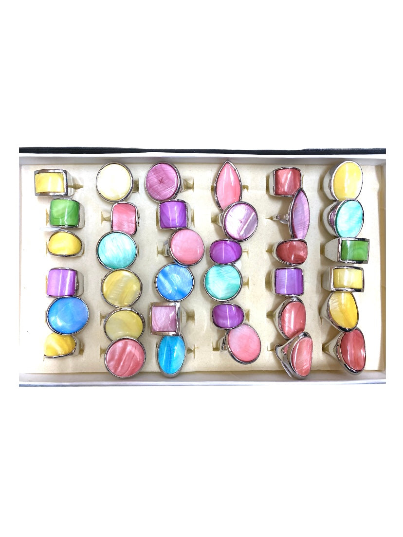 Box of women's colored stone rings (x36)