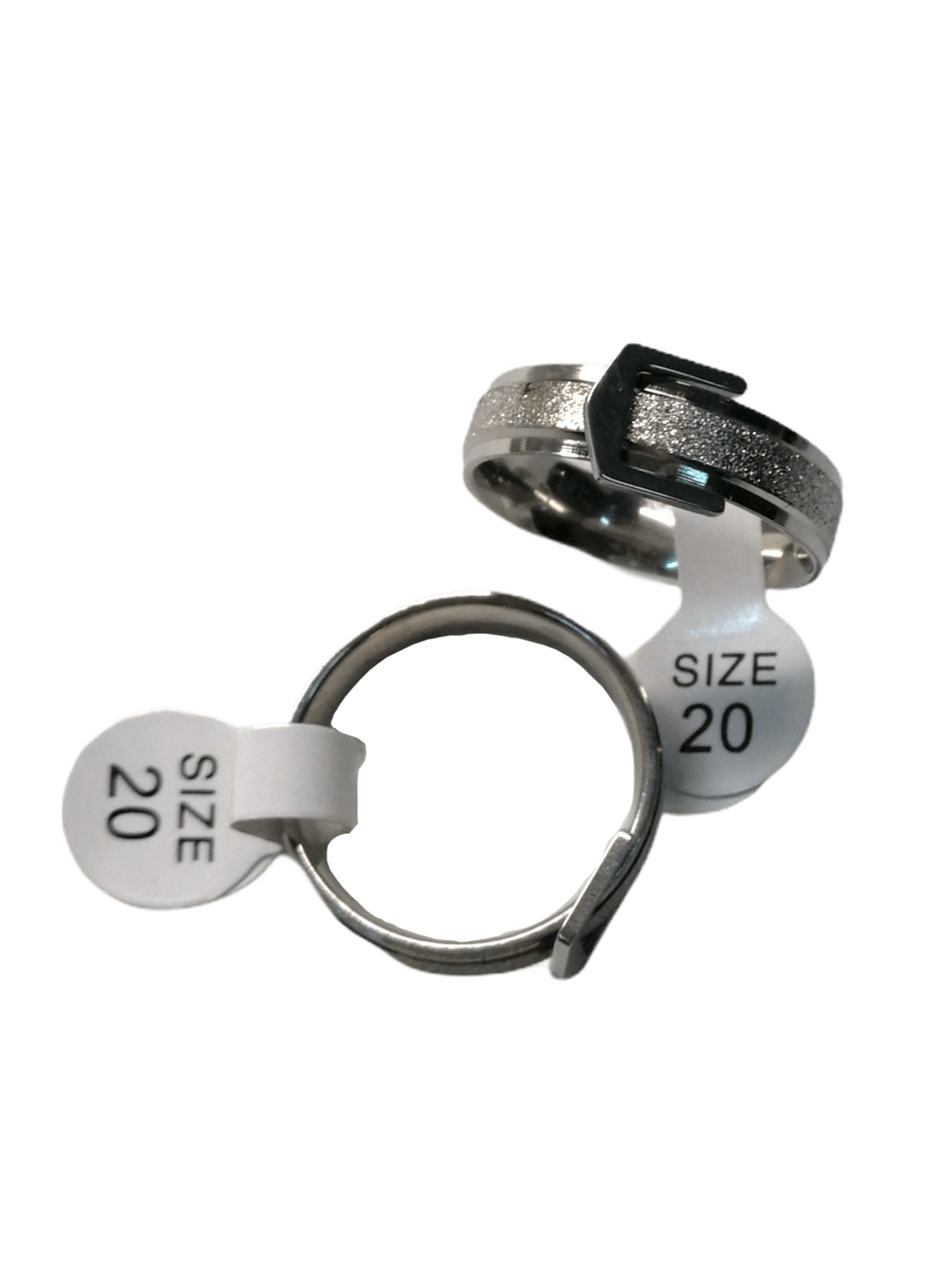Boîte bagues homme acier inox motif ceinture (x36)    1,00€/unité | Grossiste-pro